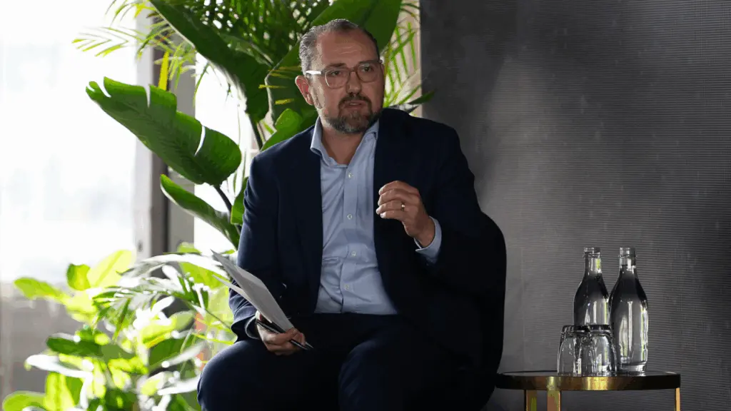Alts research lacking, investment teams need to 'roll up the sleeves': Panel